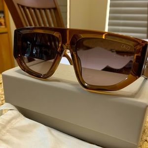 Dezi eyewear Backtrack